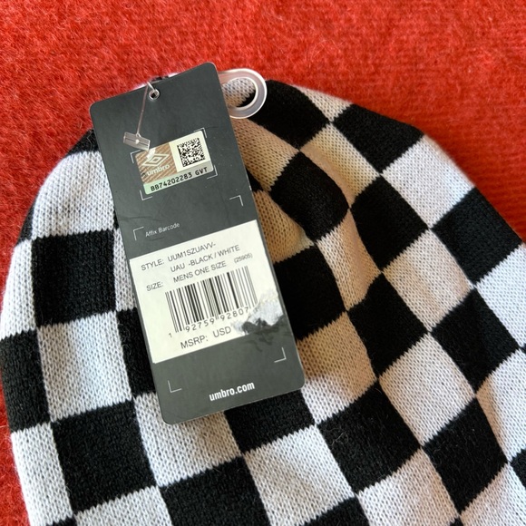Umbro  Checkered Beanie - Black and White - Picture 4 of 4